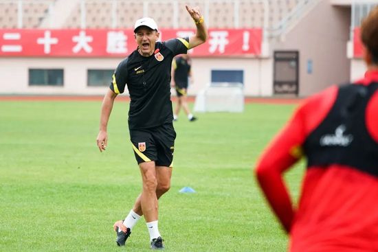 优等生被迫夹震蛋上课被调教