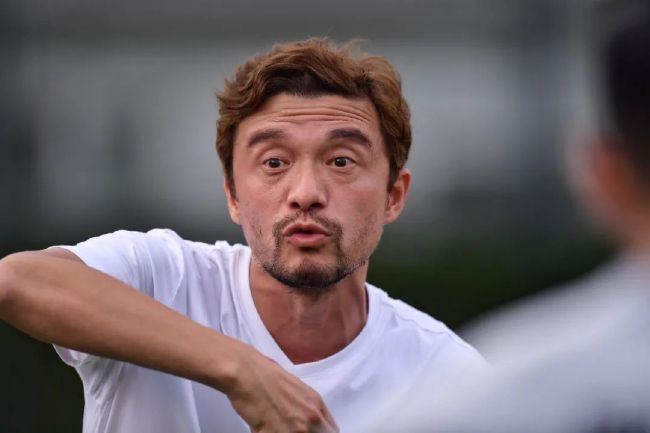 午夜视频黄
